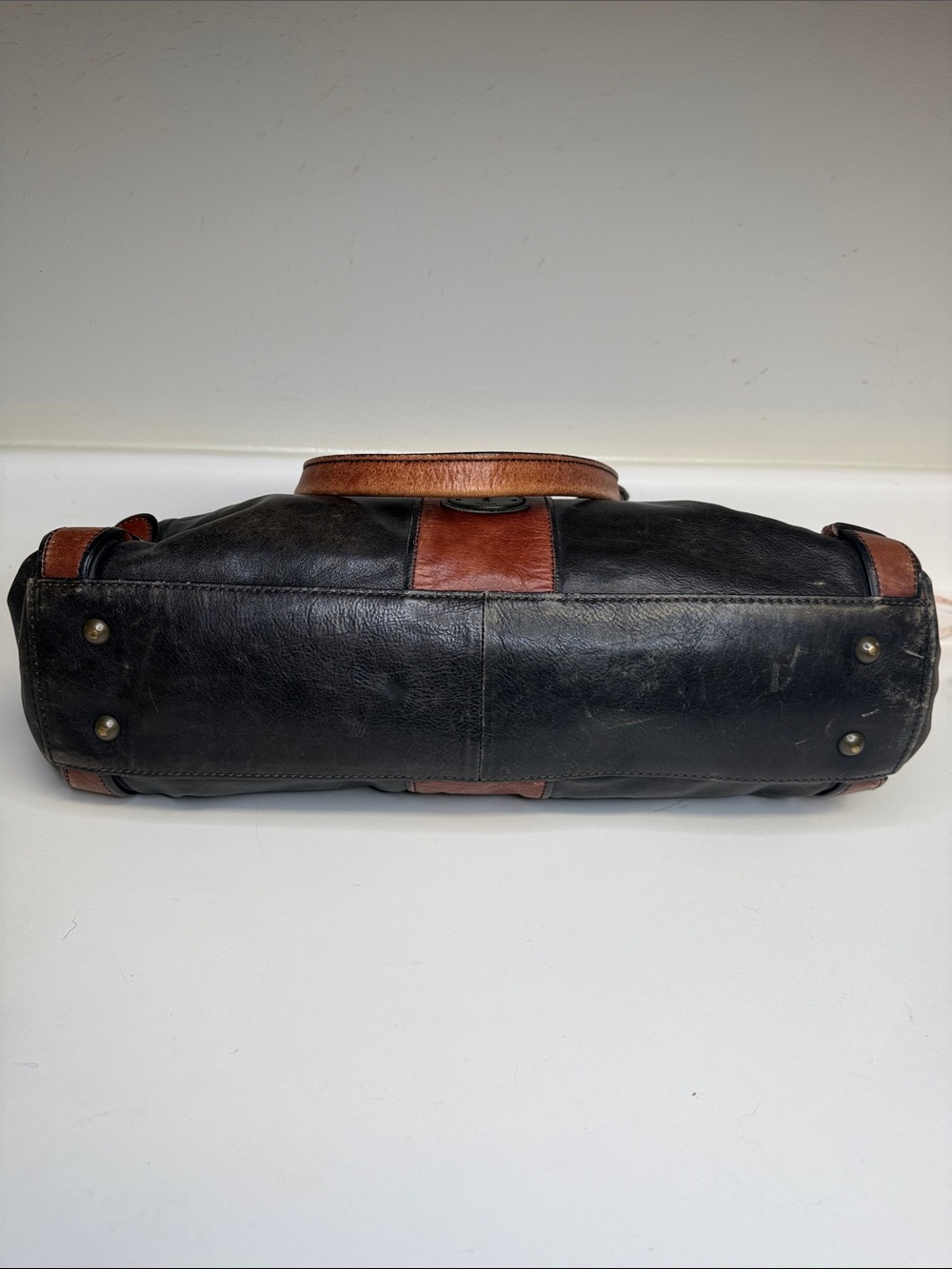 Fossil Black & Brown Leather Tote Bag Large Distressed Turnlock Western Style - Picture 5 of 7